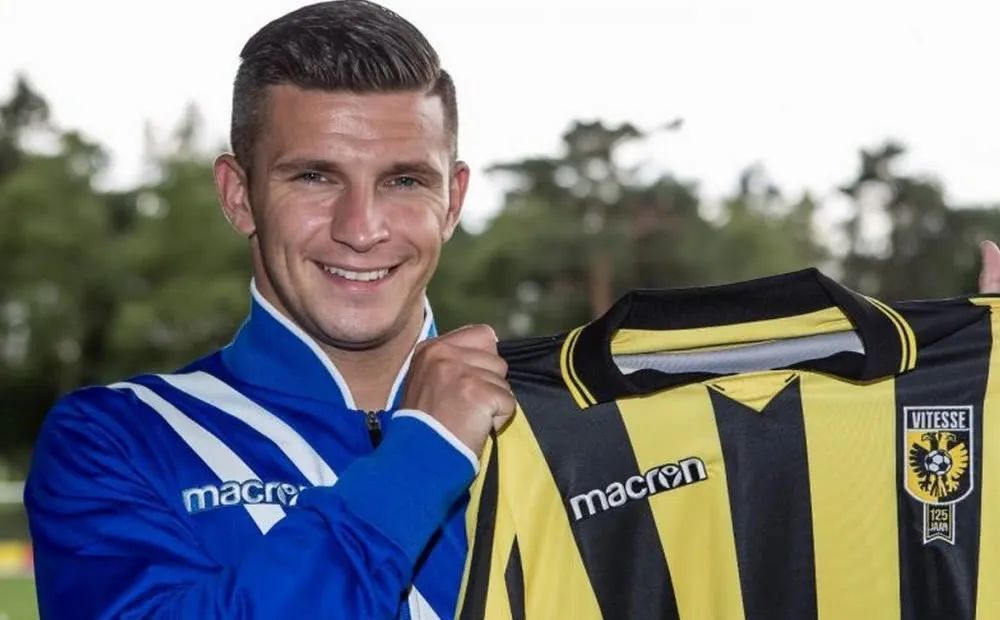 在探讨足球 在探讨足球